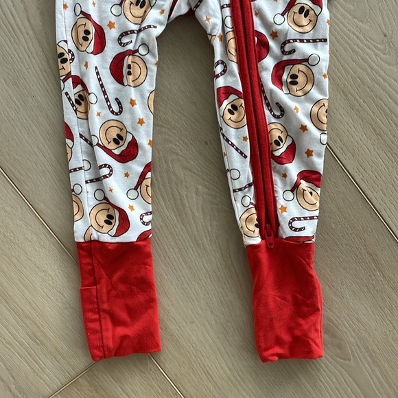 Dream Big Little Co Smiley Santa Candy Cane Bamboo Zip Up Pajamas - Picture 3 of 5